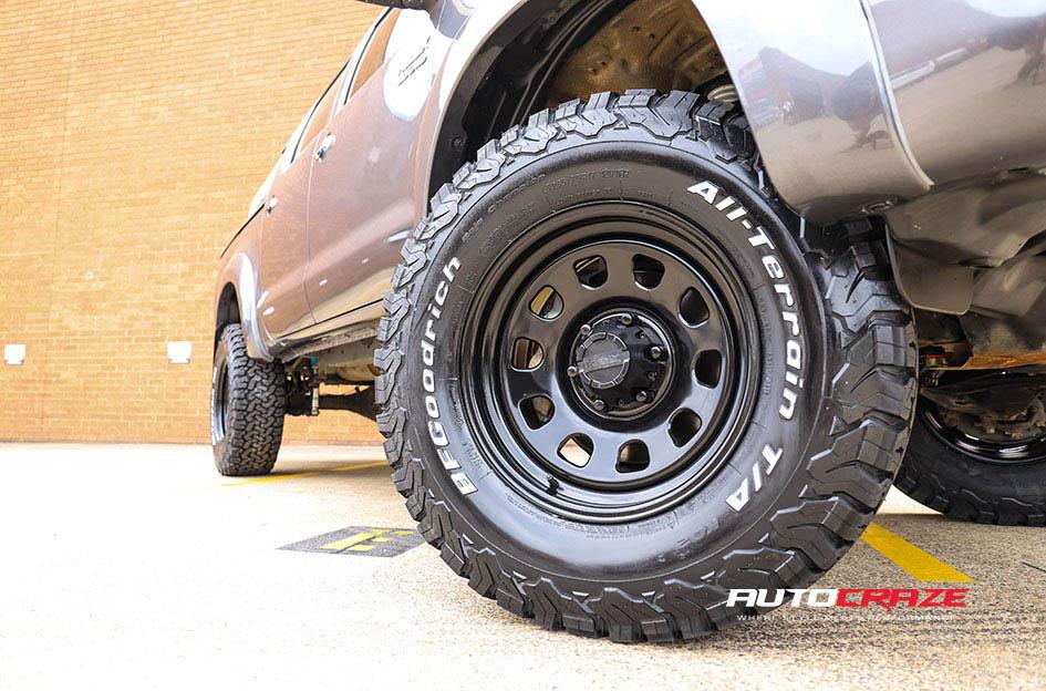 TOYOTA HILUX N70 4WD TERRA SATIN BLACK